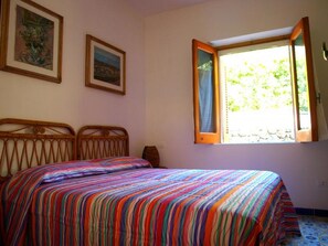 2 bedrooms, iron/ironing board - Villa Novella (Acquafredda)