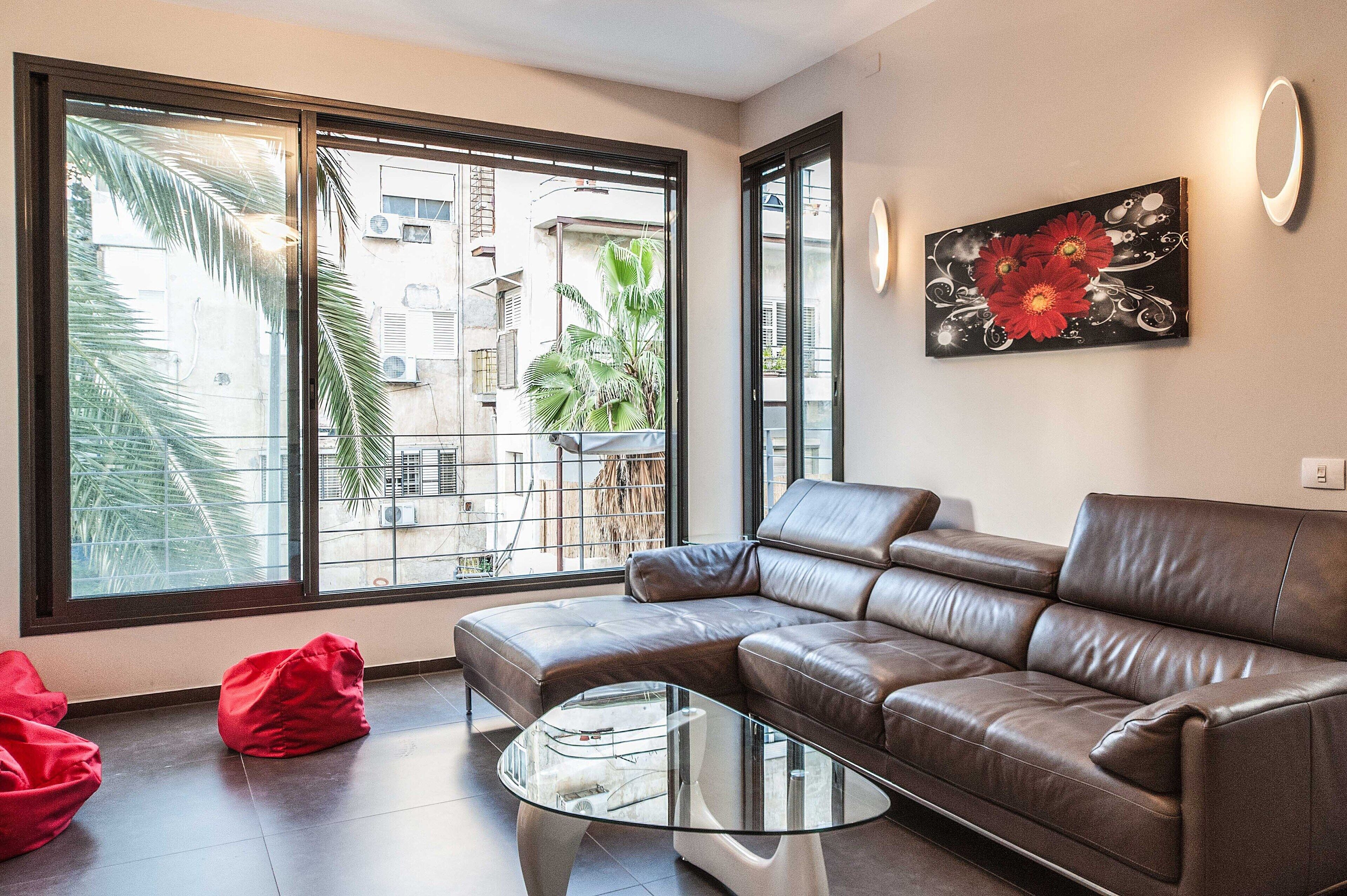 Apartment, 3 Bedrooms | Living area