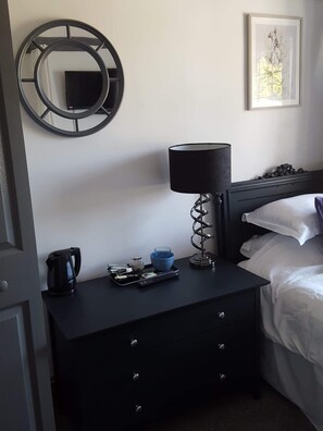 Single Room, Ensuite - The George Inn Middle Wallop (Stockbridge)