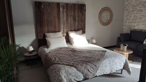 Deluxe Double Room, Ensuite, Garden View (CARILLON) - Manoir du Marquis de Montcalm (Vestric-et-Candiac)