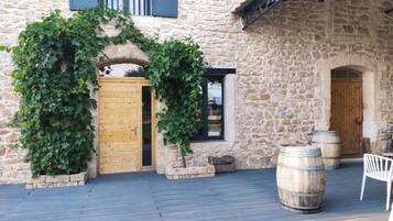 ํ
๋ผ์ค/ํํฐ์ค