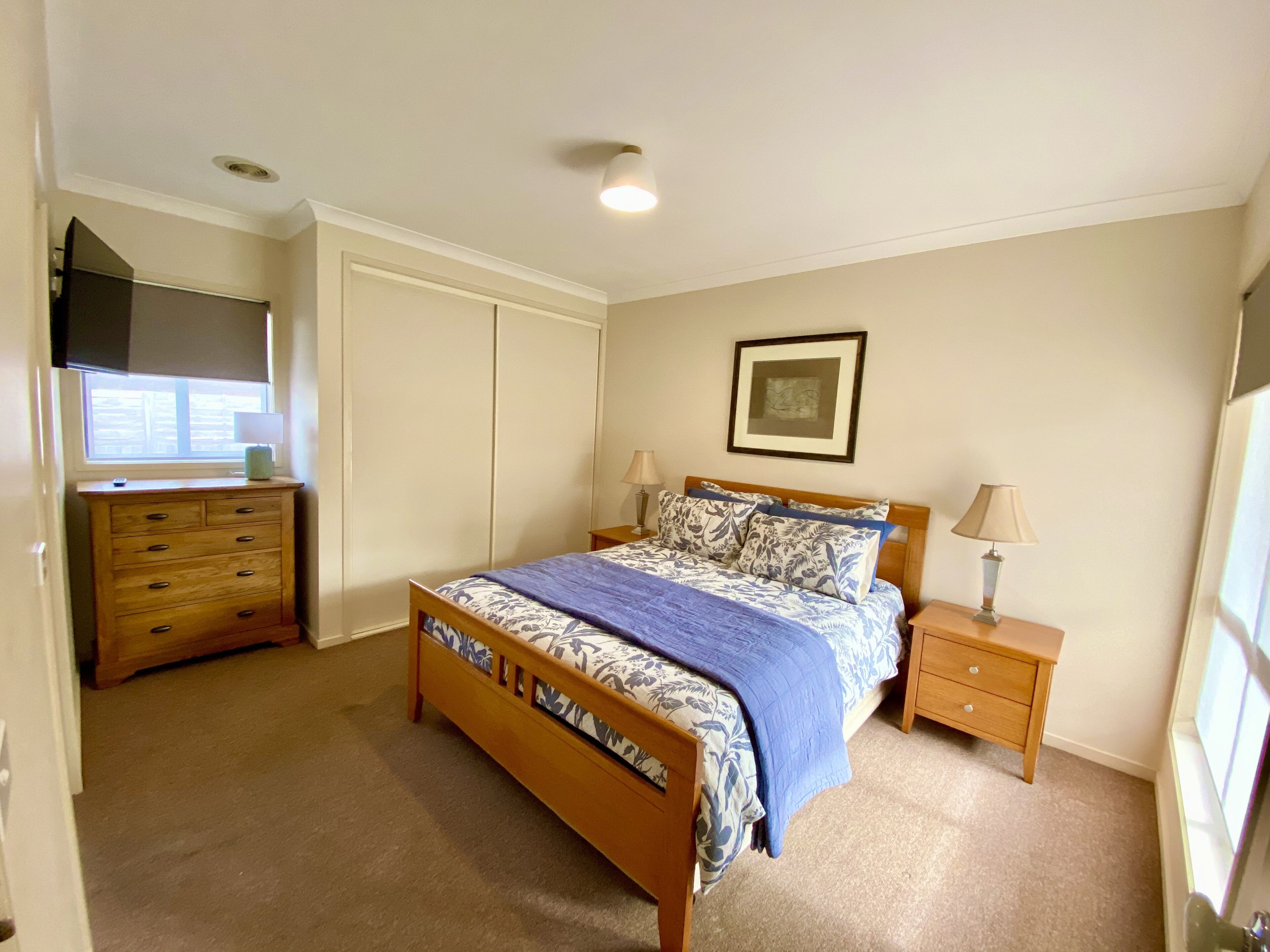 3 chambres, fer et planche à repasser, Wi-Fi gratuit, draps fournis