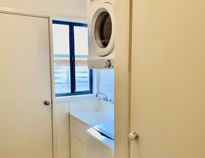 Interior - Perfect Family Getaway -  Walk to everything (Rosebud)