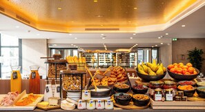 Daily buffet breakfast for a fee - Radisson Blu Hotel, Rouen Centre (Rouen)