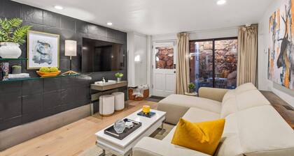 Extra Large One Bedroom W/Sleeping Den. 2 Blocks to Gondola & Town! Hot Tub, Grill, Parking, Laundry