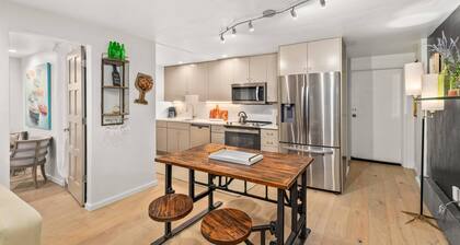 Amazing Aspen Location! 5 Minute Walk To Gondola, Dining, Shopping. Outdoor Hot Tub, Wifi, Parking