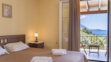 3 bedrooms, in-room safe, iron/ironing board, WiFi