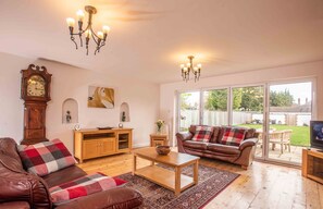 TV, peis og bordtennis