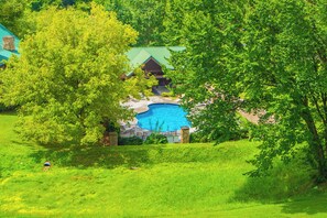 Exterior - Luxury 7-Bedroom Cabin With Theater, Hot Tub & Resort Pool Near Dollywood (Sevierville)
