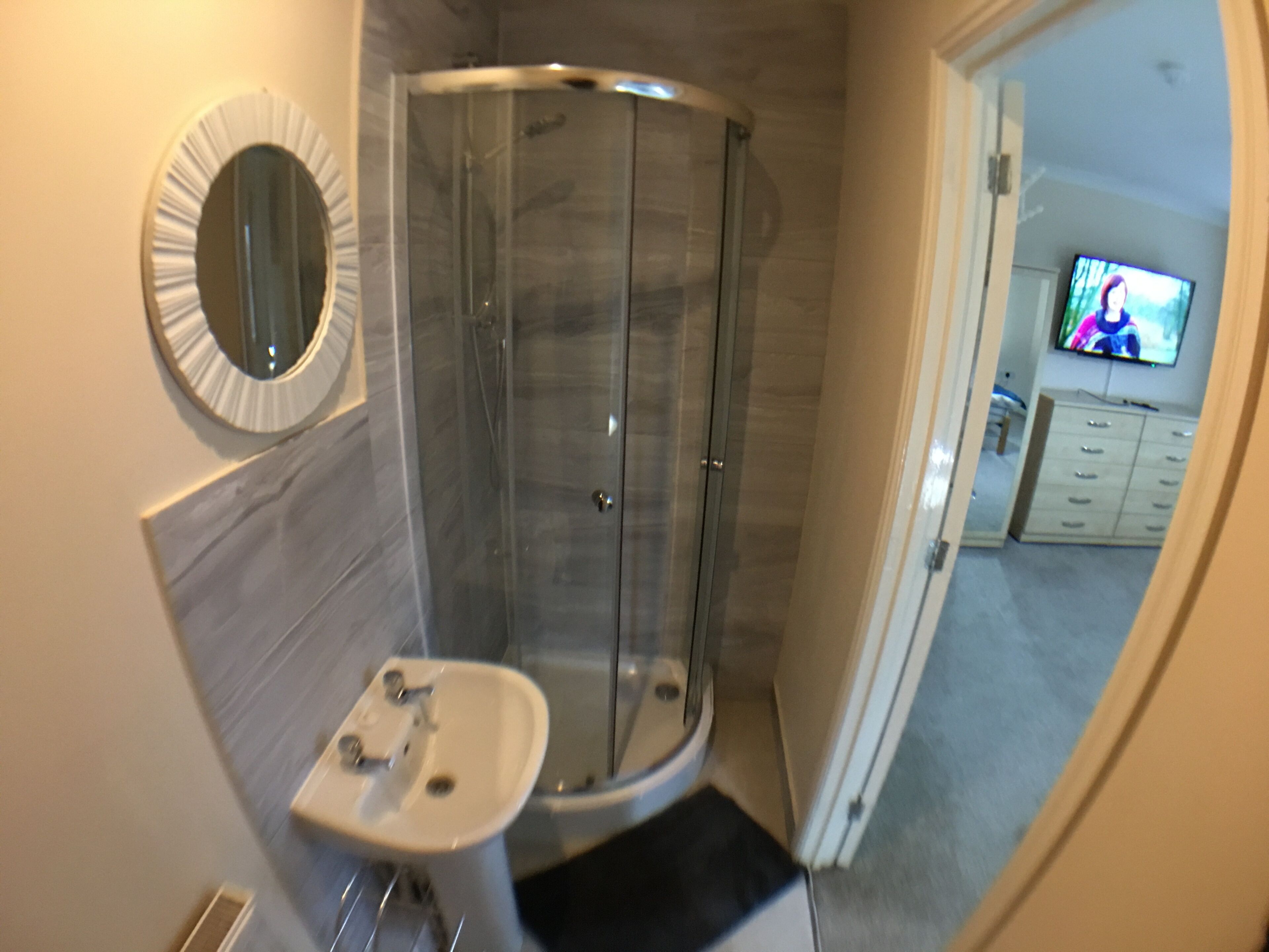 Comfort House | Bathroom | Combined shower/bathtub, hair dryer, towels, soap