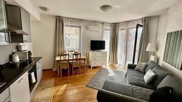 Living area | TV