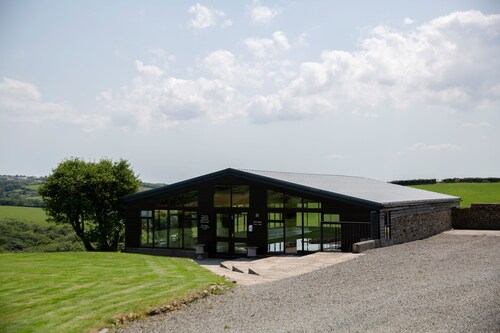 Large Grade II Listed 17th Century Farm House In Stunning Rural Location Near Ocean