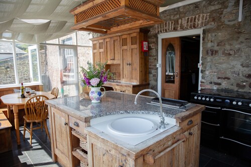 Large Grade II Listed 17th Century Farm House In Stunning Rural Location Near Ocean