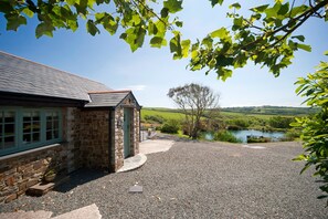 Property grounds - Luxury Cottage With Indoor Swimming Pool In Stunning Rural Location Near Ocean (Bude)