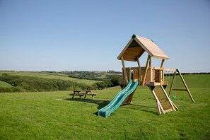 Children's area - Barn Conversion With Indoor Swimming Pool In Stunning Rural Location Near Ocean (Bude)