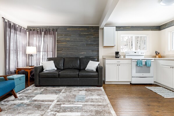 Interior - TC Tiny House Near Boardman Lake Trail (Traverse City)