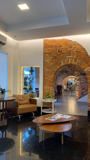 22 吋LCD 電視連數碼電視頻道、電視