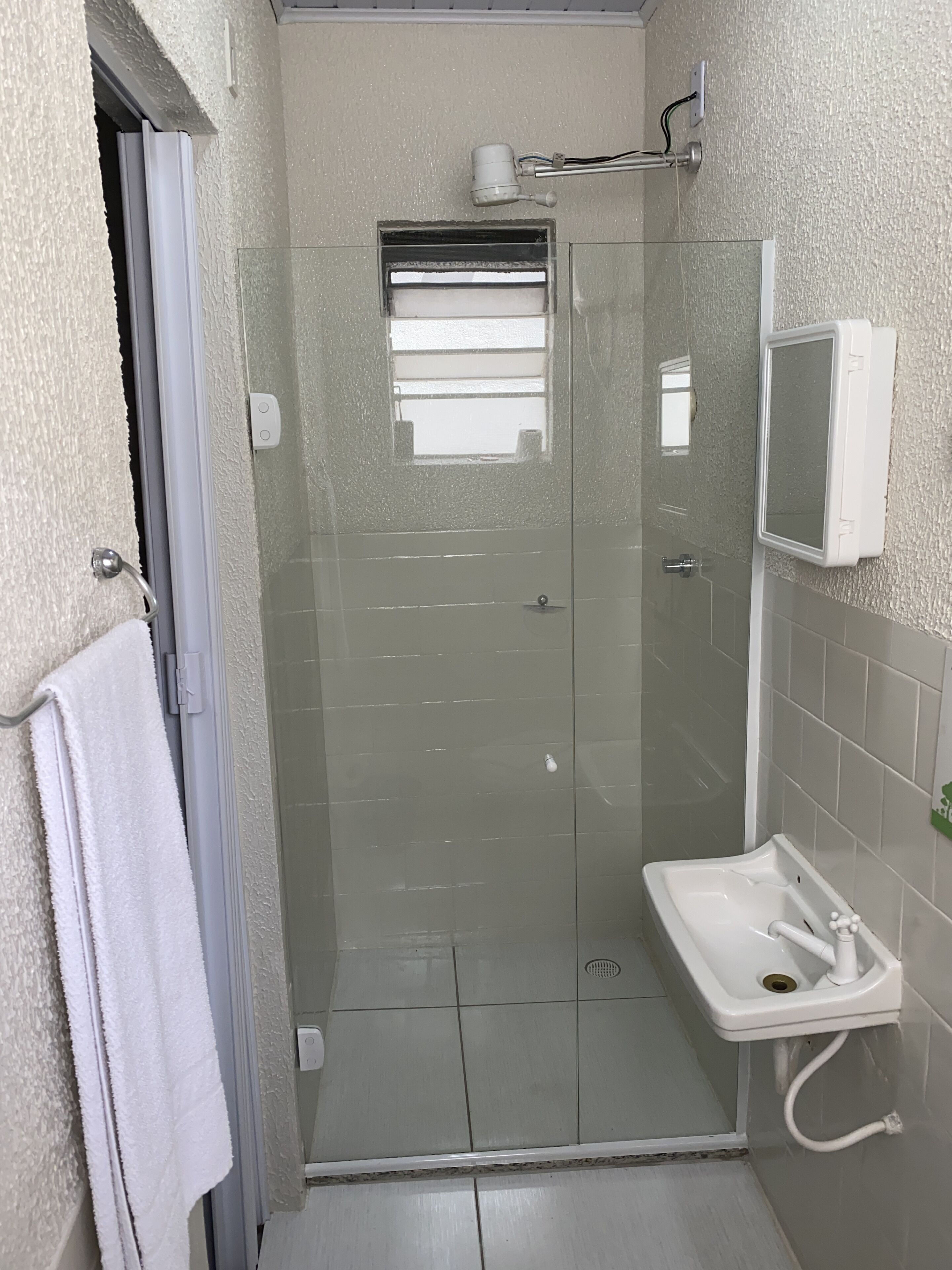 standard twin room, 2 single beds | bathroom | shower, towels