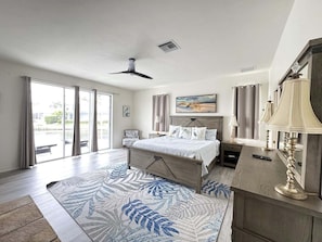5 bedrooms, iron/ironing board, free WiFi, bed sheets - Waterfront 5BR retreat with heated pool in Marco Island (Marco Island)