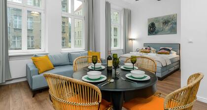 Apartment Poznan Matejki by Renters