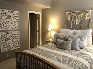 3 bedrooms, iron/ironing board, free WiFi, bed sheets