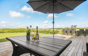 Outdoor dining - 4 bedroom nice home in Odder (Odder)