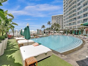 Outdoor pool - 1100 West Avenue By MWG Hospitality (Miami Beach)