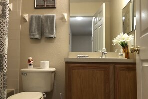 Apartment (110 Regal Palms) | Bathroom - 110 Regal Palms (Davenport)