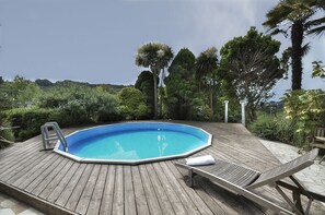 Outdoor pool - Stunning Sea View House & Gardens (Hastings)