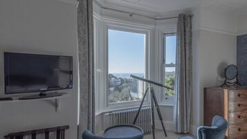 Smart TV, DVD player, table tennis, video library