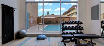 Holiday Inn Express & Suites Glendale Downtown by IHG