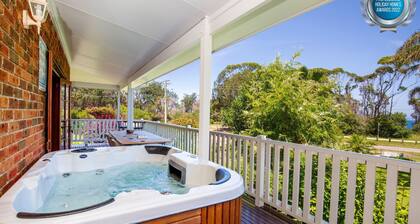 Eagles Point - Water Views & Spa - Pet Friendly