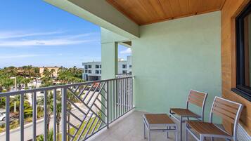 Premium bedding, pillowtop beds, in-room safe, individually decorated