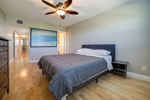 2 bedrooms, iron/ironing board, free WiFi, bed sheets