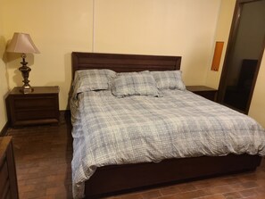 2 bedrooms, free WiFi, bed sheets - Spacious Greenwater Crystal Mountain, Mount Rainier Adventure BaseCamp w/Hot tub (Enumclaw)