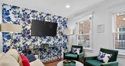 Liberty Lane Carriage House With Garage Spot!