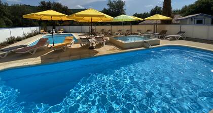 Le Petit Paradis Provençal (Lavandin 1)