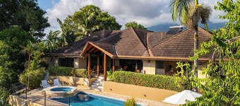 Gated Luxury-Sleeps 13-Ojochal-Near to beaches