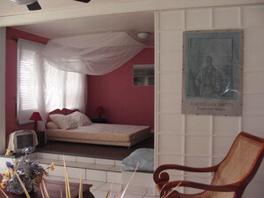 2 chambres, fer et planche à repasser, Wi-Fi, draps fournis