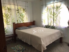 2 bedrooms, iron/ironing board, travel crib, free WiFi - Comfort and Convenience in Ojochal (Ojochal)