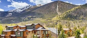 The Sarenne: quiet townhome in Bills Ranch