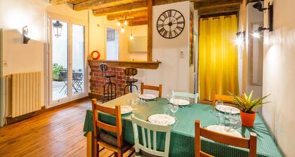 Le Cours Saint Pierre - Entre Château et Cathédrale