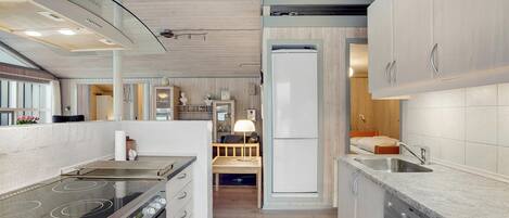 Réfrigérateur, four, plaque de cuisson, lave-vaisselle