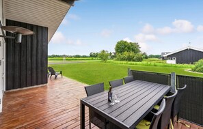 Outdoor dining - 4 bedroom nice home in Hadsund (Hadsund)