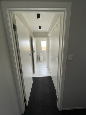 Towels, toilet paper - Self Contained Granny Flat (Auckland)