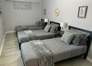 4 bedrooms, iron/ironing board, WiFi, bed sheets