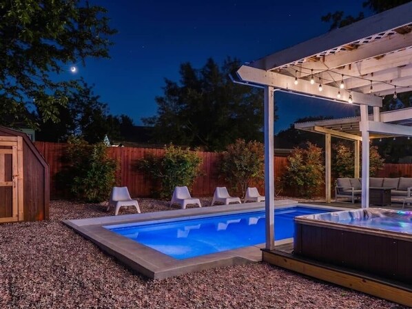 Outdoor pool, a heated pool