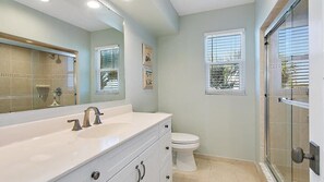 Combined shower/tub, hair dryer, towels, shampoo - Oceanfront Sunrise Guana Sunset + Wraparound Porch (Ponte Vedra Beach)