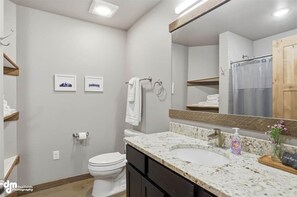 Hair dryer, towels - Upper Mesa Villa #10, Glacier Suites - Upper Mesa Villa #5 (Matanuska-Susitna)