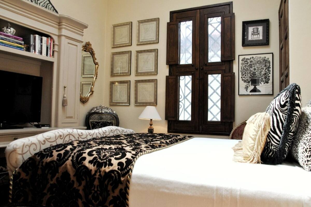 In-room safe, iron/ironing board, free WiFi, bed sheets